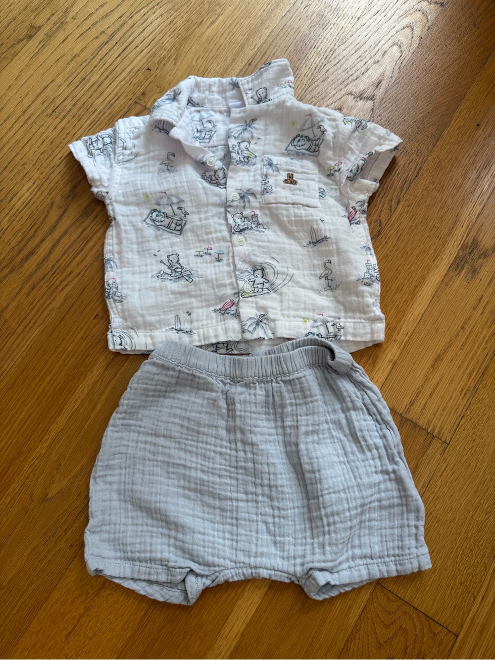 GAP Baby NWOT Garment Label in White Cream